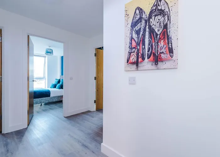 Lux Livin\' Apartments - Luxury 5 Bed Apartment Manchester City Centre